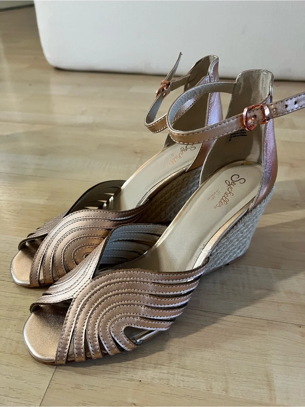 Seychelles Wedge Sandals Womens 9 Rose Gold Metallic Leather Ankle Strap Shoes